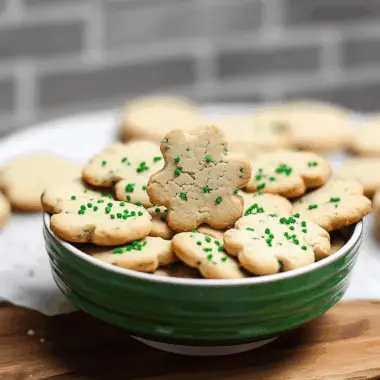 St Patrick s Cookies and Buttercream Dip source1 4